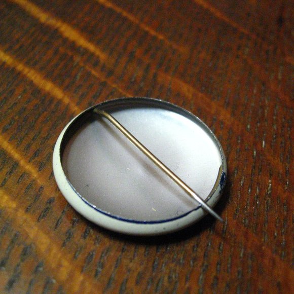 Richard Nixon USA President 1968 Campaign Button - Picture 4 of 4